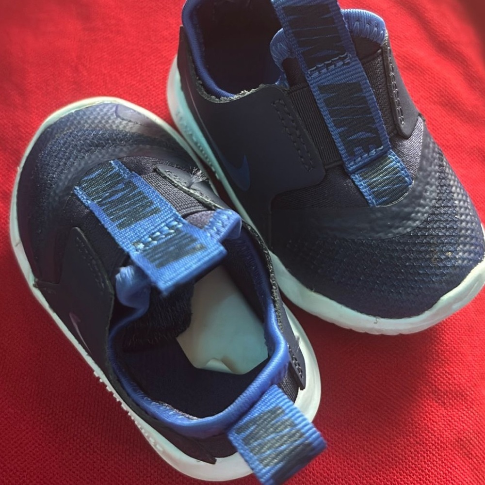Nike Kids Navy Slip-On Sneakers